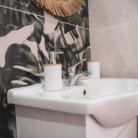 ベッド・アンド・ブレックファスト Macrame 3*