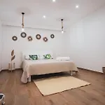 Bed & Breakfast Macrame